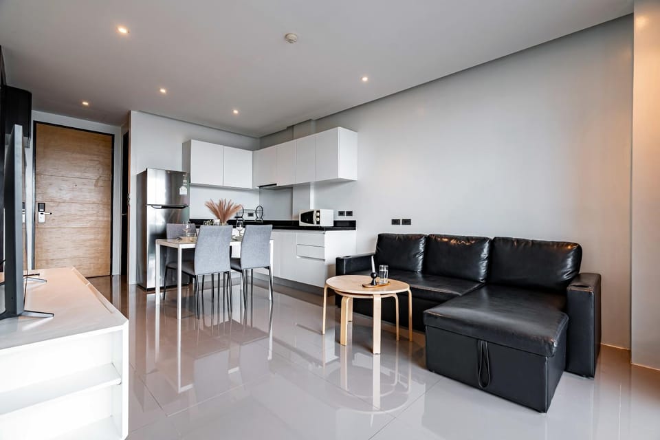 Kitchen or kitchenette, Living room, Other, Seating area, Dining area, stove