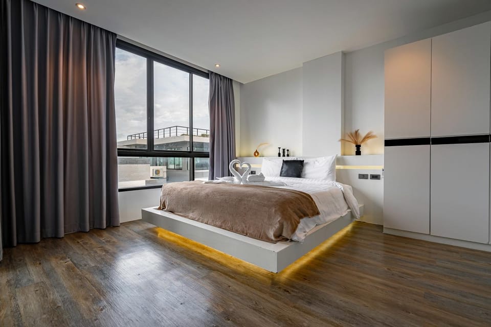 Bed, Bedroom