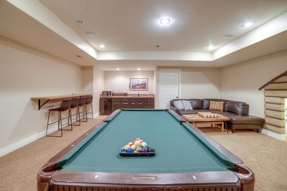 Rigby Gem with Hot Tub Theater Game Room Grill House in Idaho