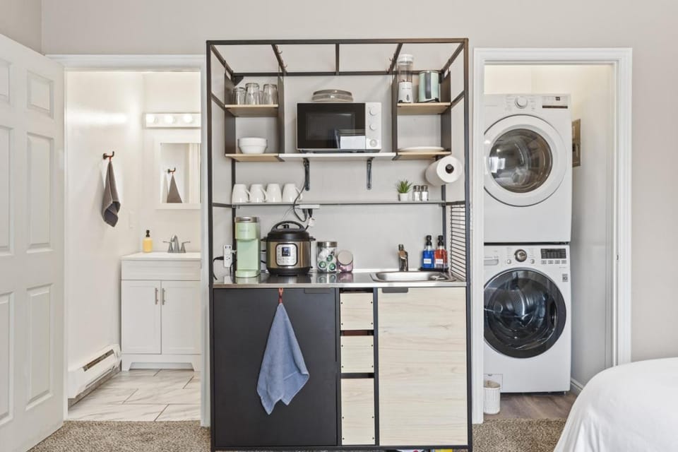 Cozy Millcreek Studio House in Millcreek