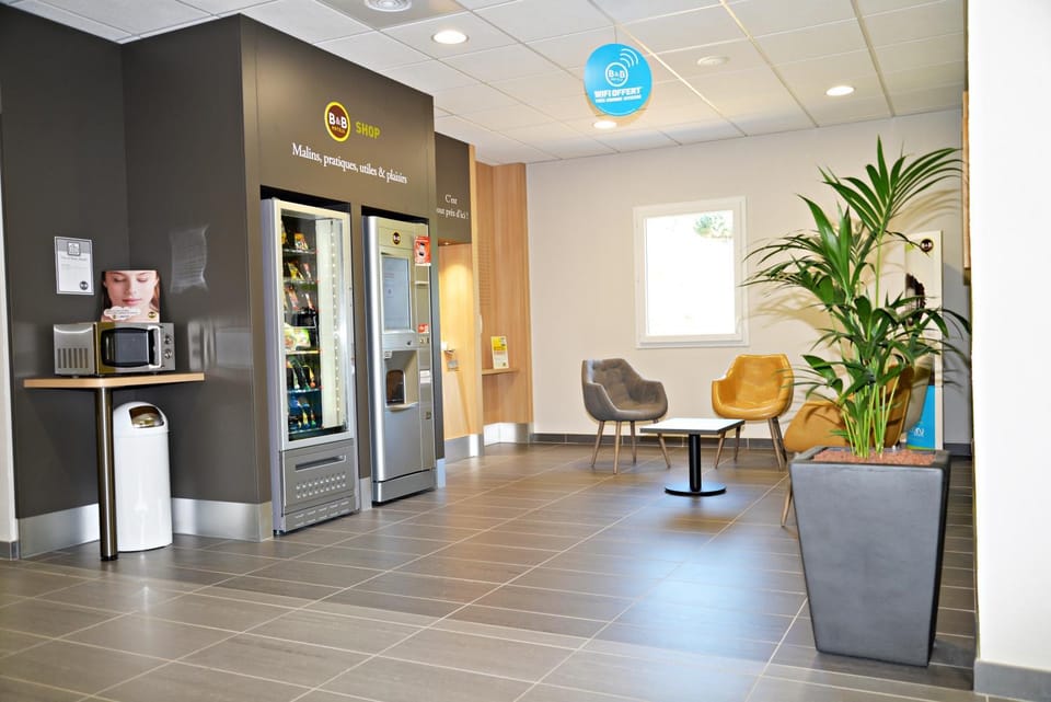 Day, Lobby or reception