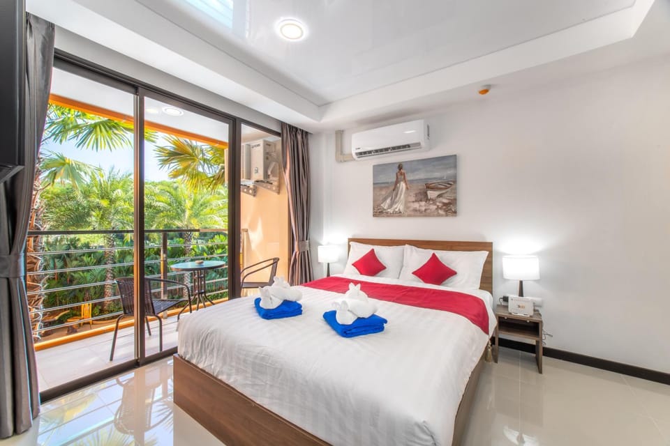 Bed, Balcony/Terrace, Bedroom, towels, air conditioner