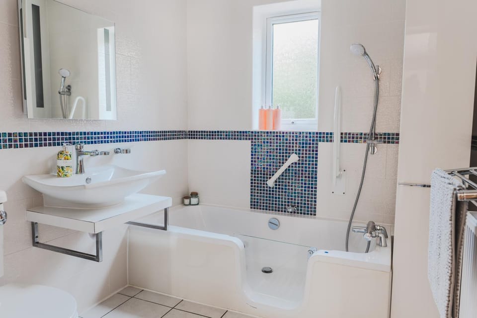 Bathroom, Bath