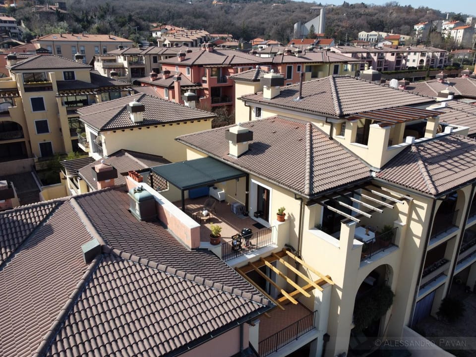 Property building, Bird's eye view