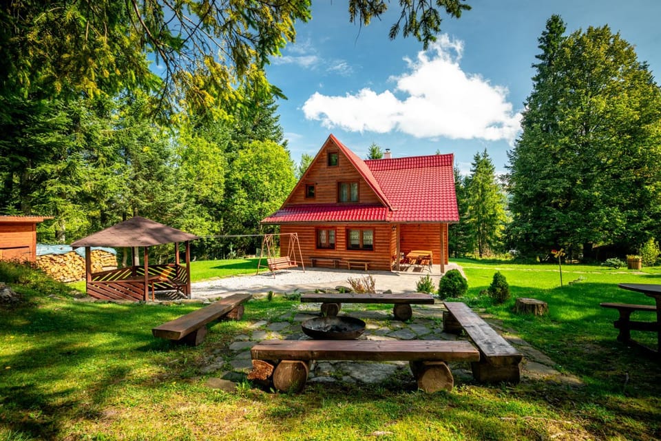 Property building, Natural landscape, Garden, Dining area, Garden view