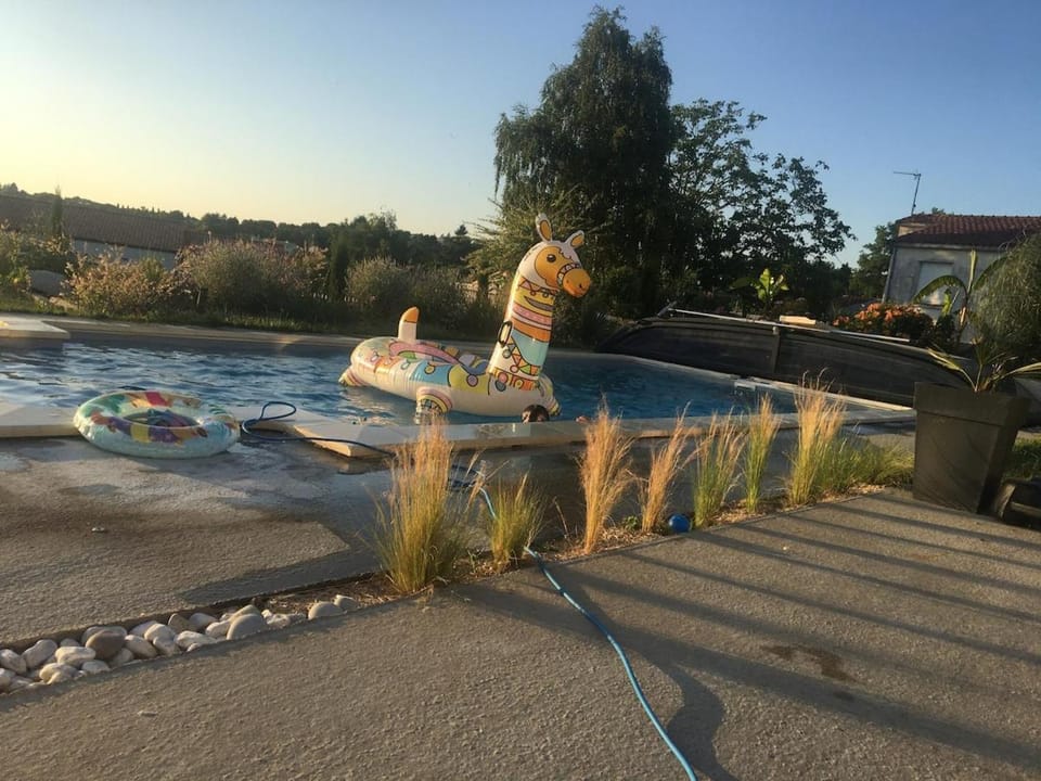 Le 7ter, maison calme piscine partagée House in Pays de la Loire