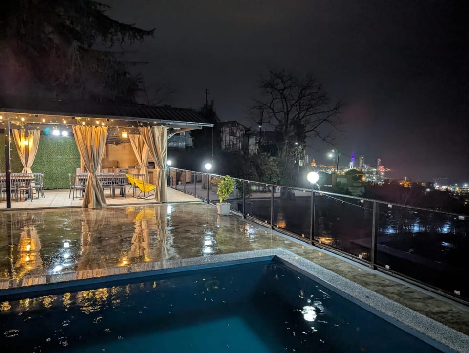 BBQ facilities, Swimming pool
