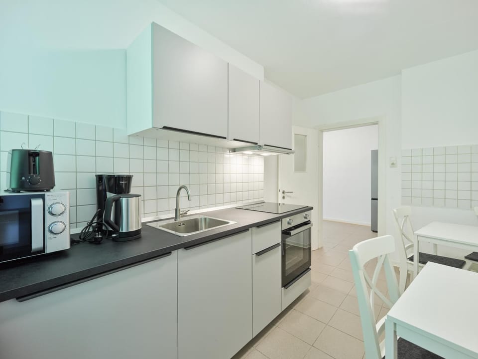Monteurwohnungen - Romika Apartments - Nähe Trier - großer Parkplatz House in Neuss