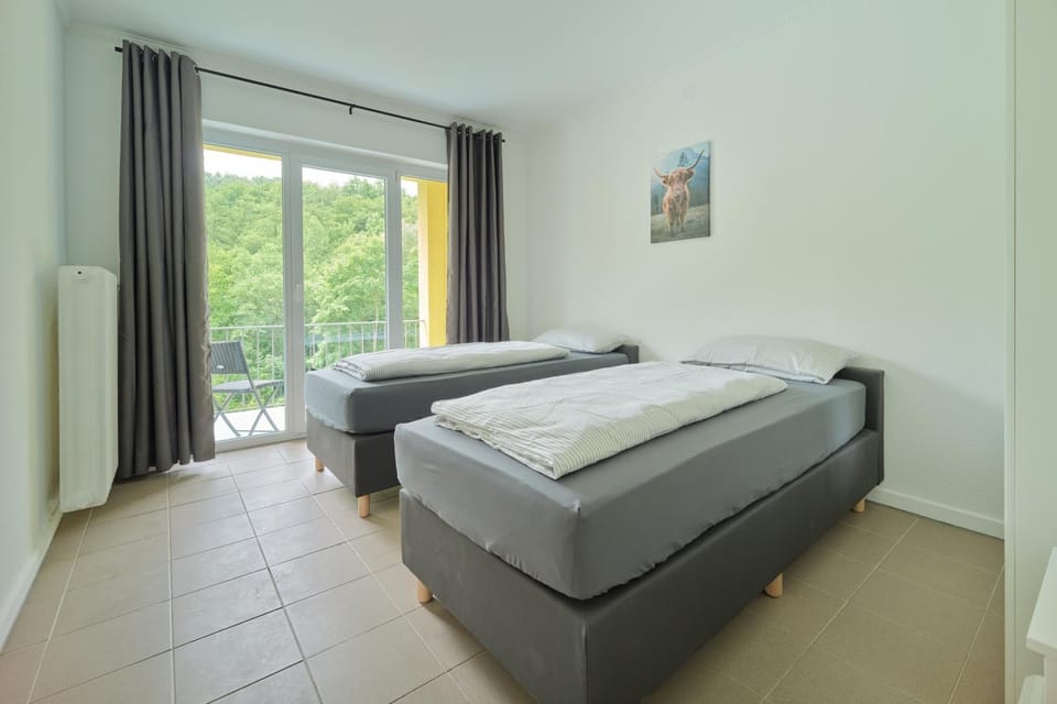Monteurwohnungen - Romika Apartments - Nähe Trier - großer Parkplatz House in Neuss