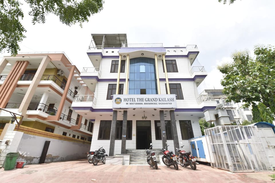 Property building, Balcony/Terrace