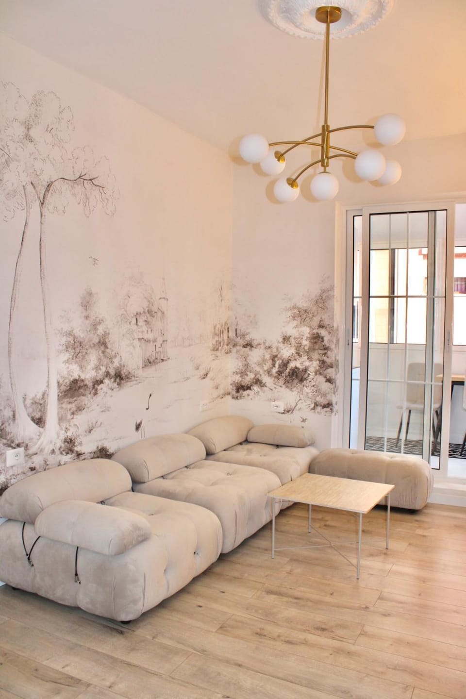 Central 2 bedroom Apartment in Bllok Agimi Art Center Apartment in Tirana