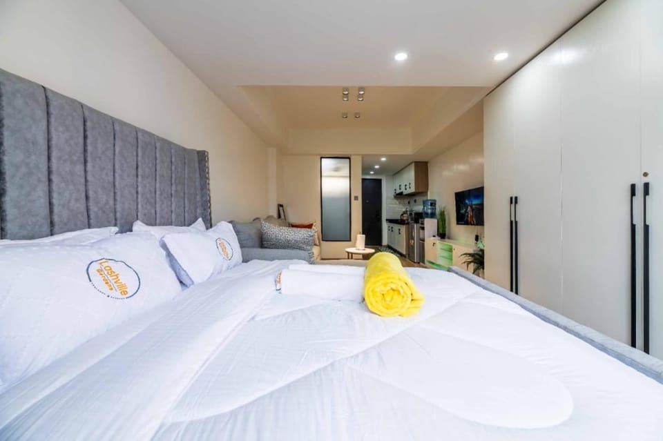 luxurious studio apartment in kilimani with fully equipped gym swimming pool and amazing scenic views Apartment in Nairobi
