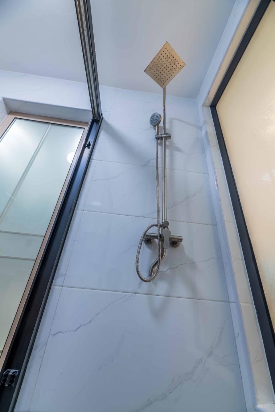 luxurious studio apartment in kilimani with fully equipped gym swimming pool and amazing scenic views Apartment in Nairobi