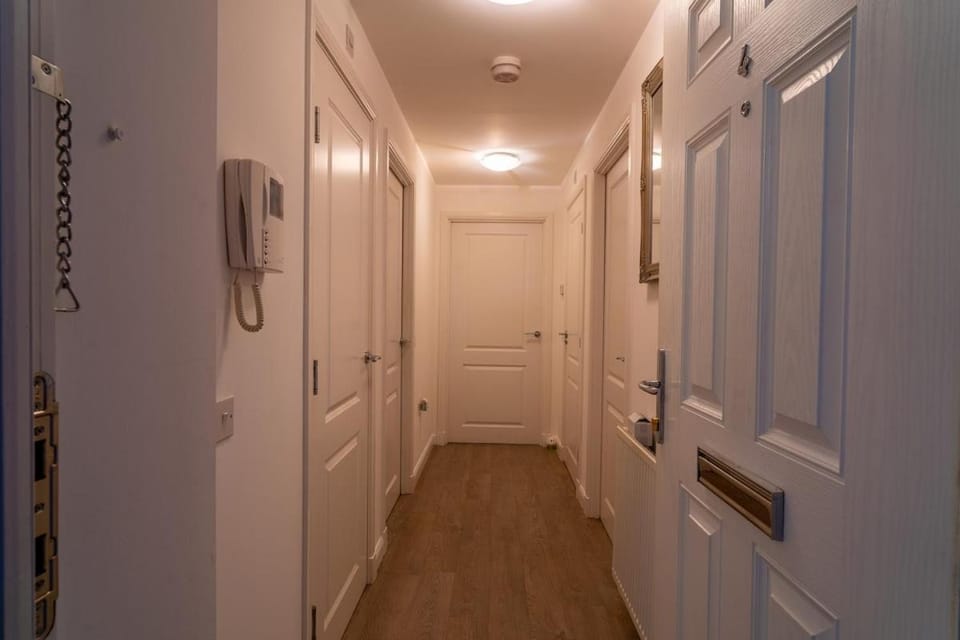 Two Bedroom En-Suite Modern Apartment Urquhart Road , Beach Area -Free Parking Apartment in Aberdeen