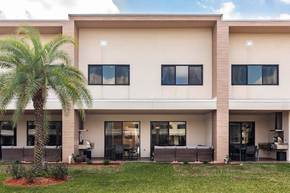 Villa at Magic Village Resort with Outdoor Oasis House in Bay Lake