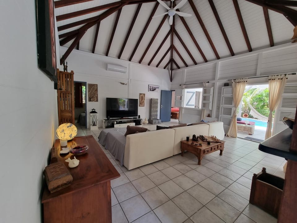 Communal lounge/ TV room, Communal lounge/ TV room