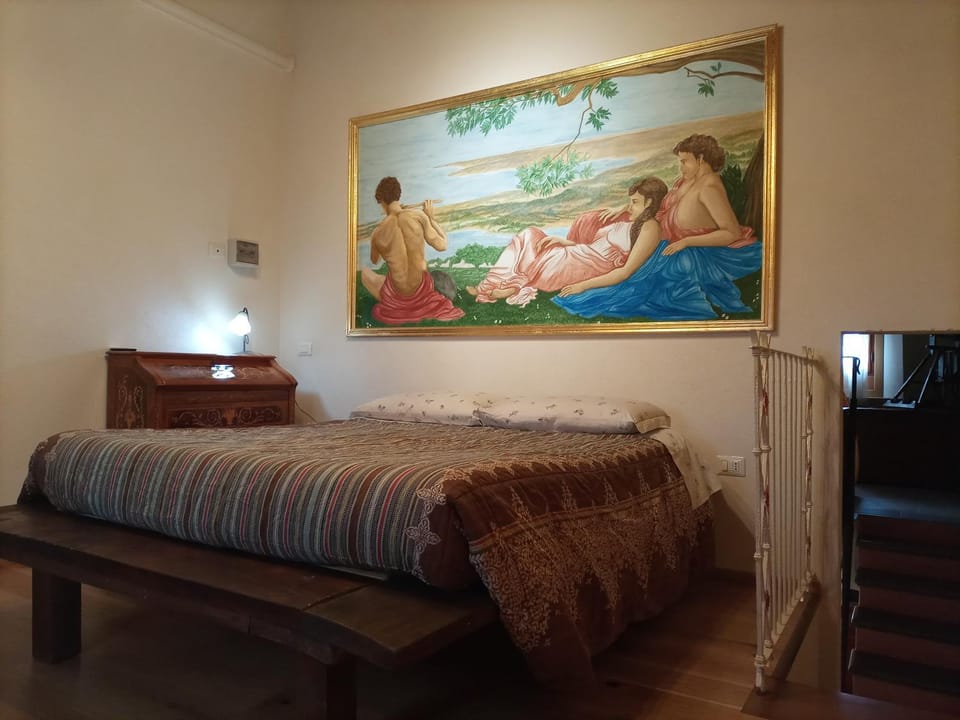 Bed, Photo of the whole room
