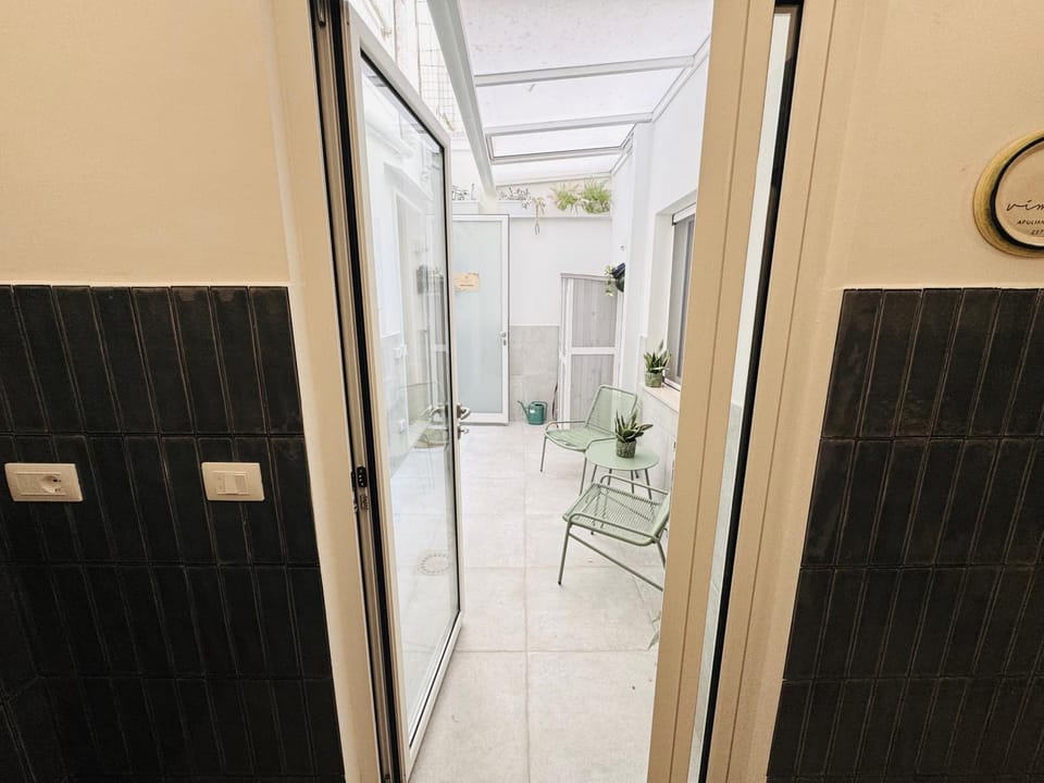 Patio, Location