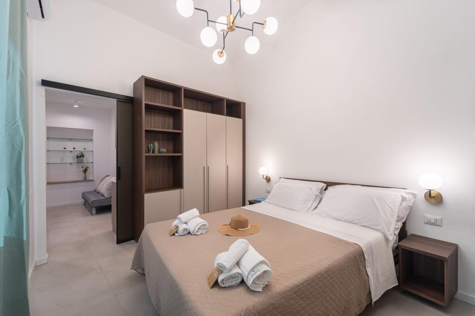 Bed, Photo of the whole room, Bedroom, locker, towels, wardrobe, kitchen, kitchen