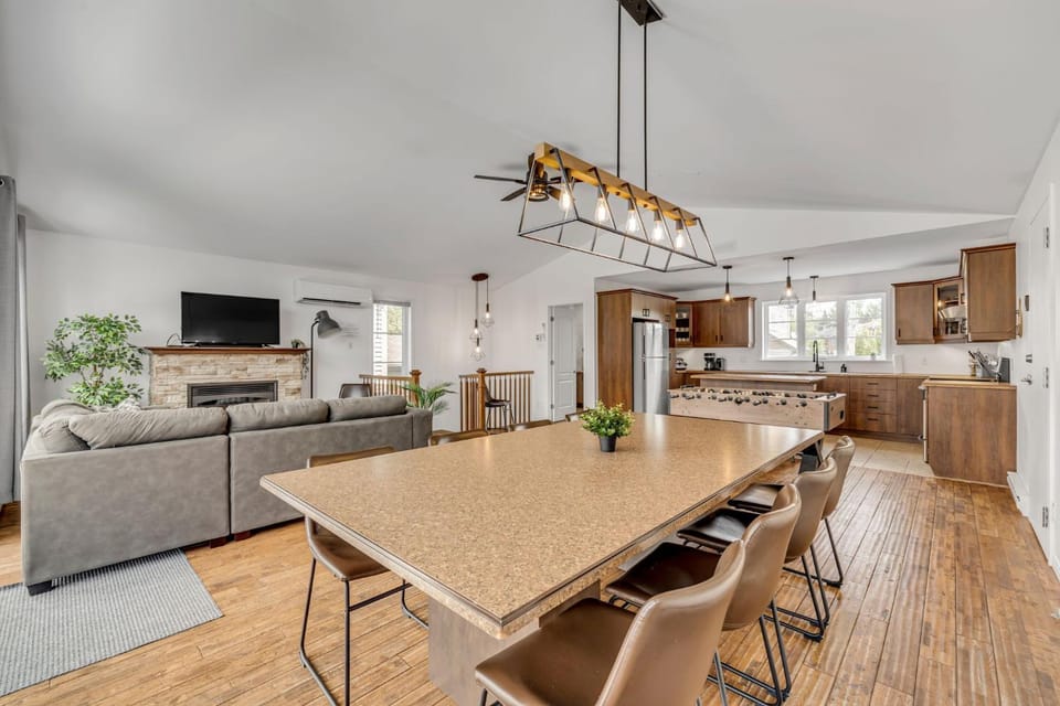 TV and multimedia, Kitchen or kitchenette, Living room, Dining area