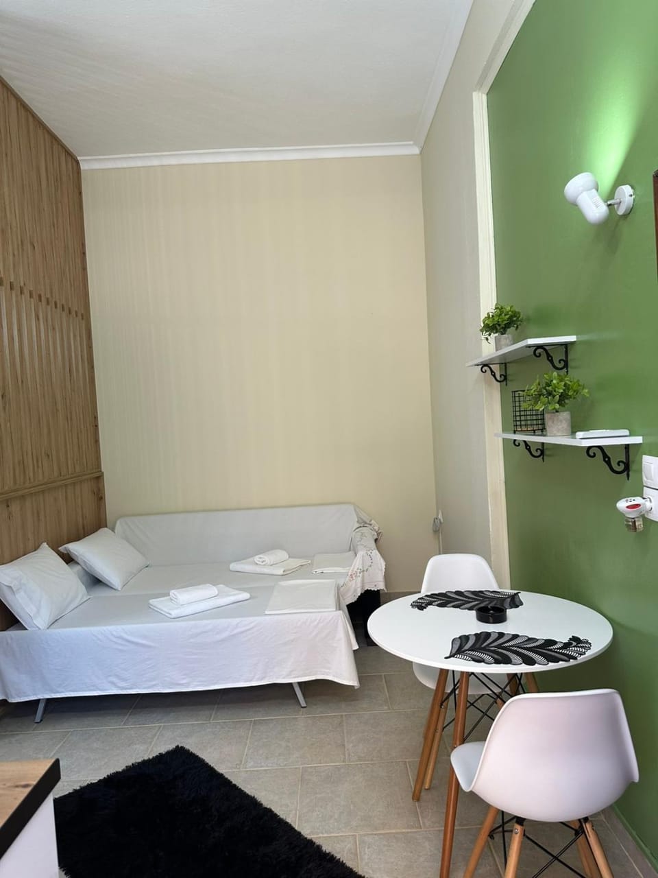 Bed, Living room