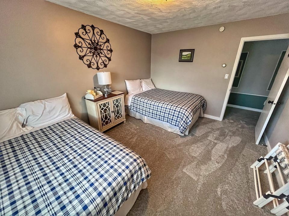 Sunny Shuswap B&B Bed and Breakfast in British Columbia