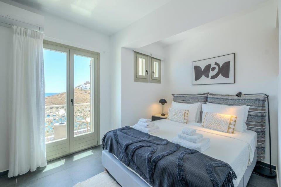IRENA Residences Hotel in Decentralized Administration of the Aegean