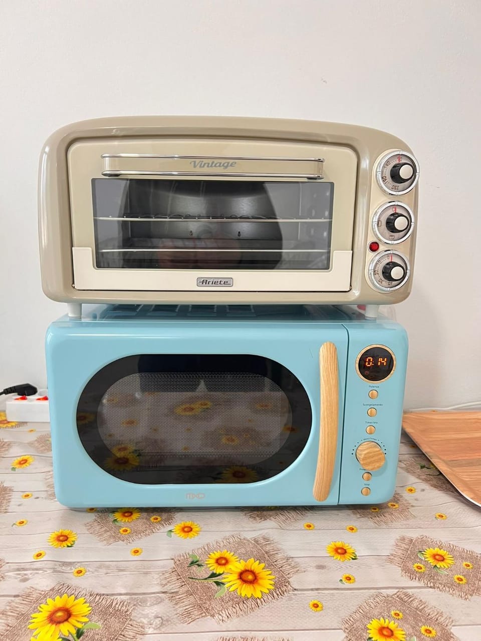 Kitchen or kitchenette, Breakfast