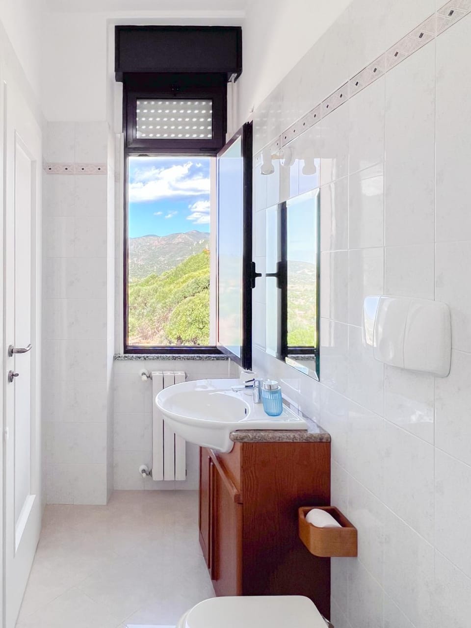 Natural landscape, Bathroom