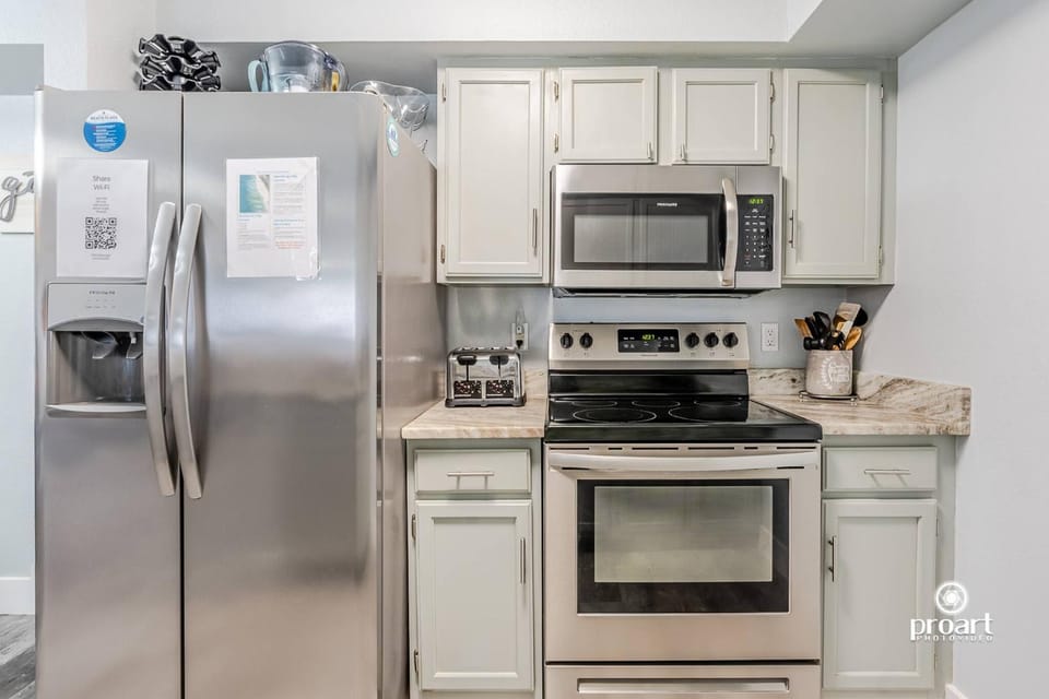 Kitchen or kitchenette, kitchen