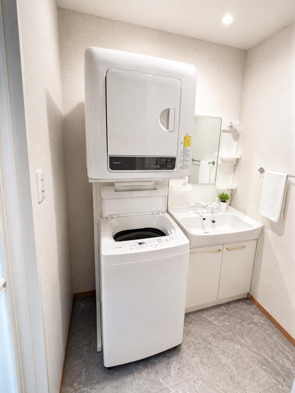 一棟貸切の民宿 月 駐車場2台無料 バス停徒歩1分 市街地へ好アクセス House in Japan