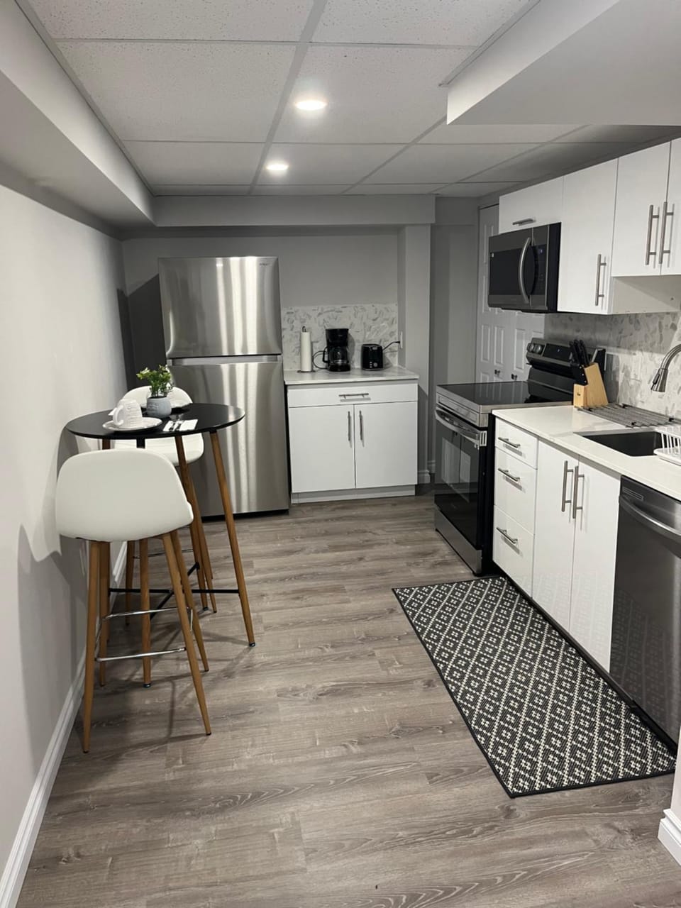 Kitchen or kitchenette