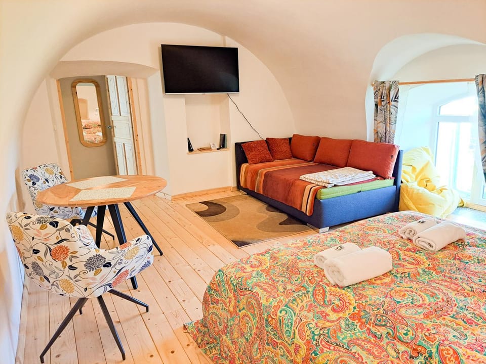 TV and multimedia, Bedroom