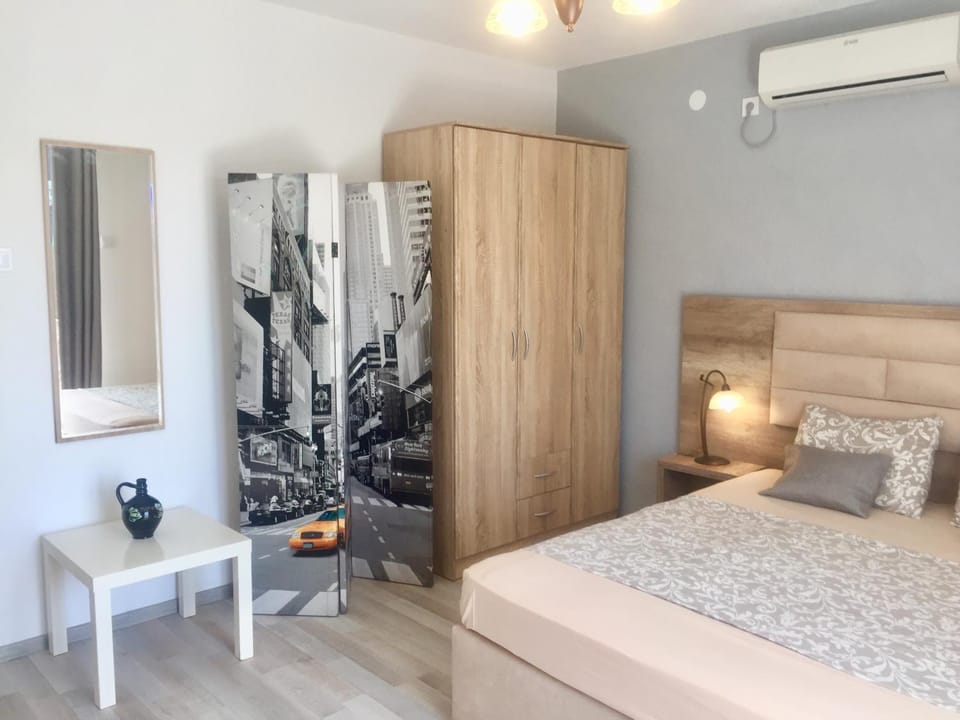 Decorative detail, Bedroom