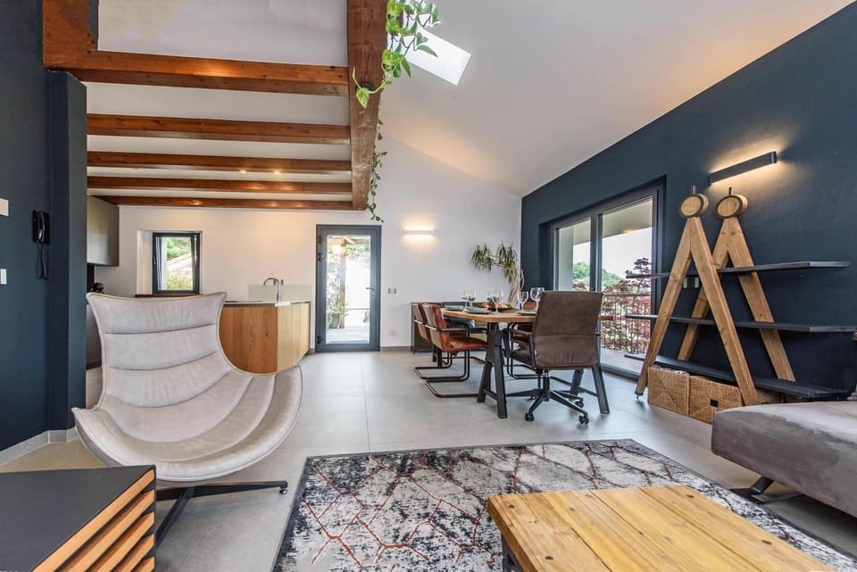 Lounge or bar