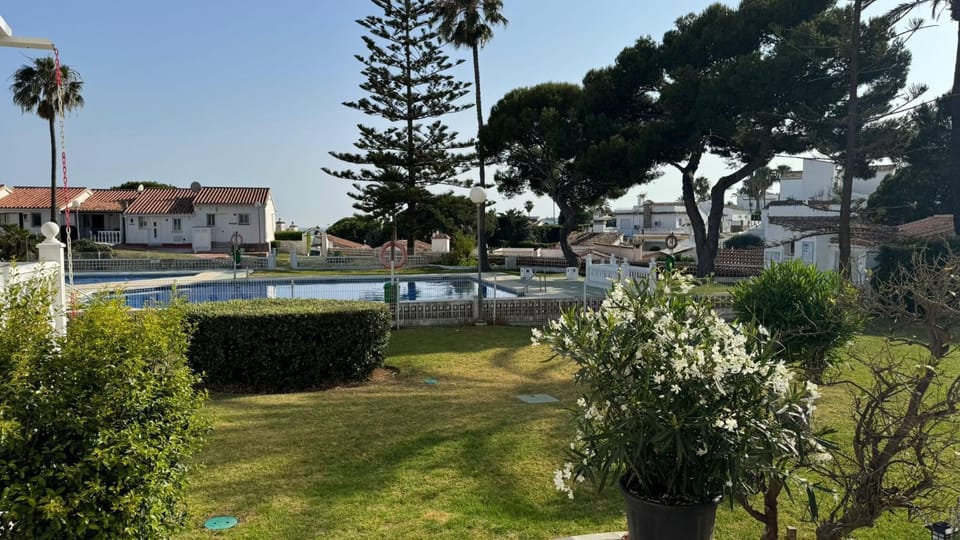 Garden, Garden view, Pool view, Swimming pool