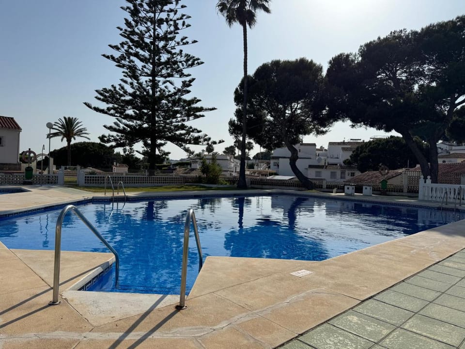 Pool view, Swimming pool, sunbed