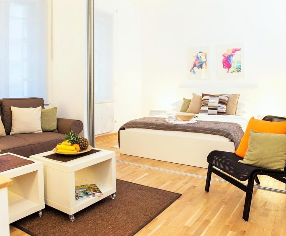 Living room, Photo of the whole room
