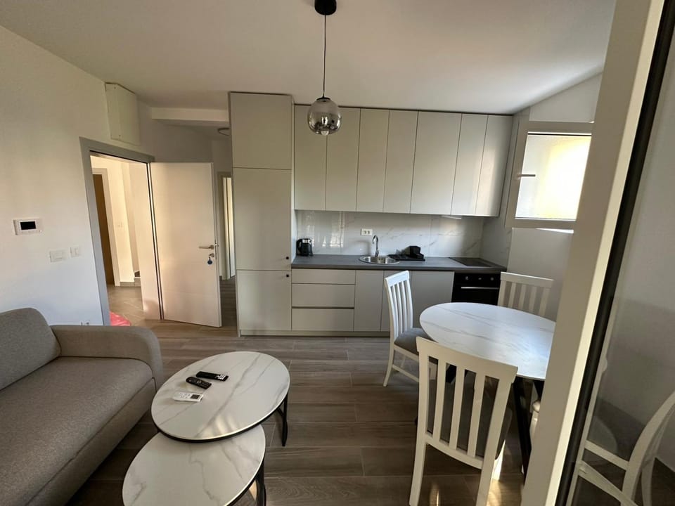 Apartmani Aki 3 Apartment in Montenegro