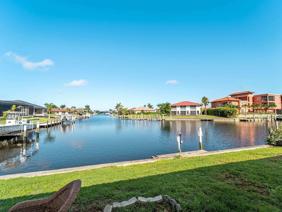 Villa On The Water Sunsets and Scenery Villa in Charlotte Park