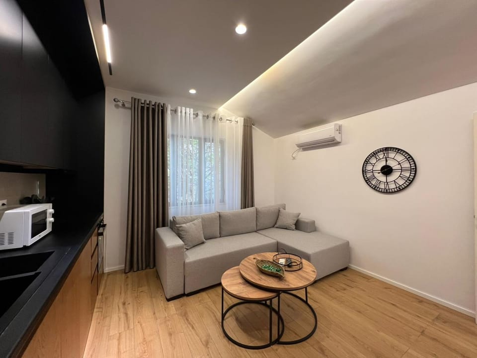 Dennys Apartments Villa at Komuna e Parisit Apartment in Tirana