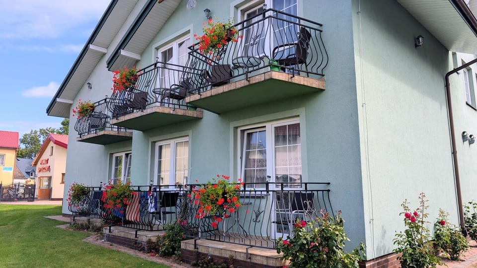 Property building, Garden, View (from property/room), Balcony/Terrace, Garden view