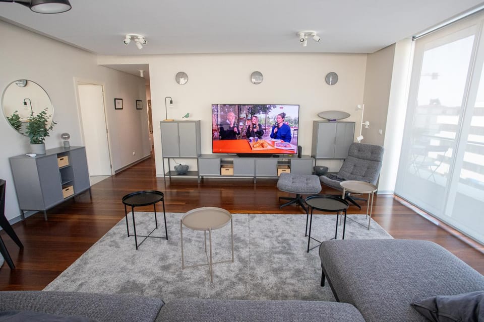 Communal lounge/ TV room, TV and multimedia, Living room