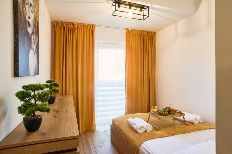 Bed, Photo of the whole room, Bedroom, Breakfast, towels