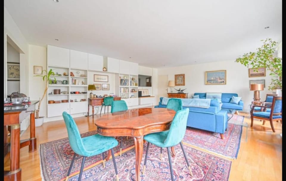 Passy Prestige Apartment in Saint-Cloud