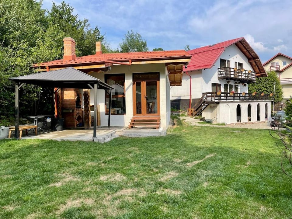 Property building, Natural landscape, Garden