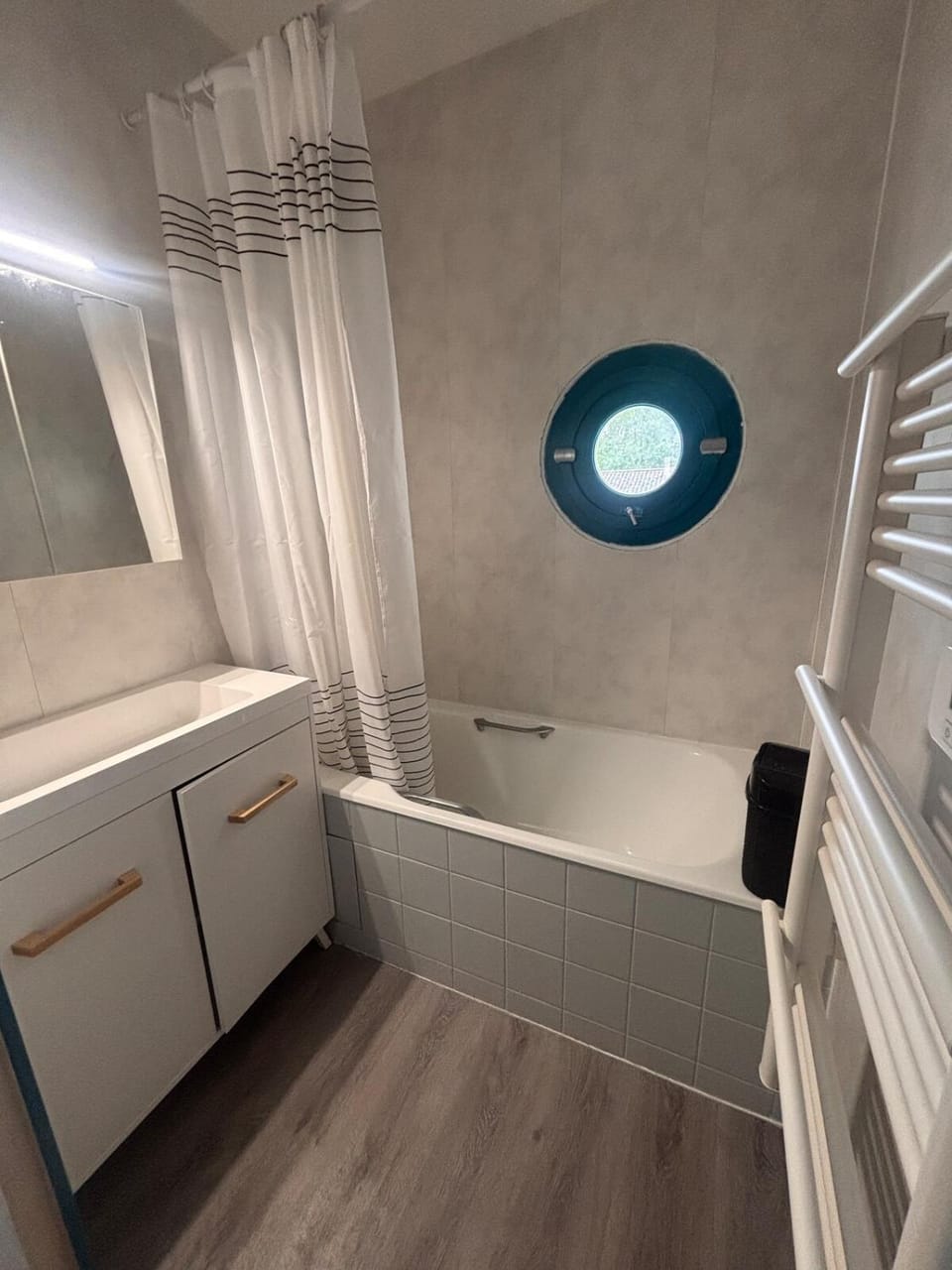 Bathroom, Bath