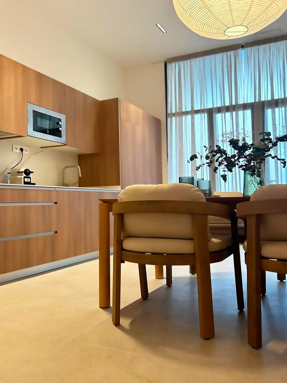 Kitchen or kitchenette, Dining area, stove