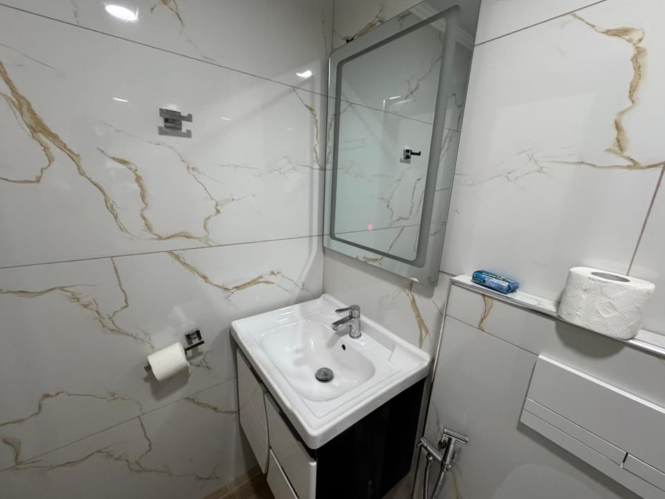 Shower, Bathroom, towels