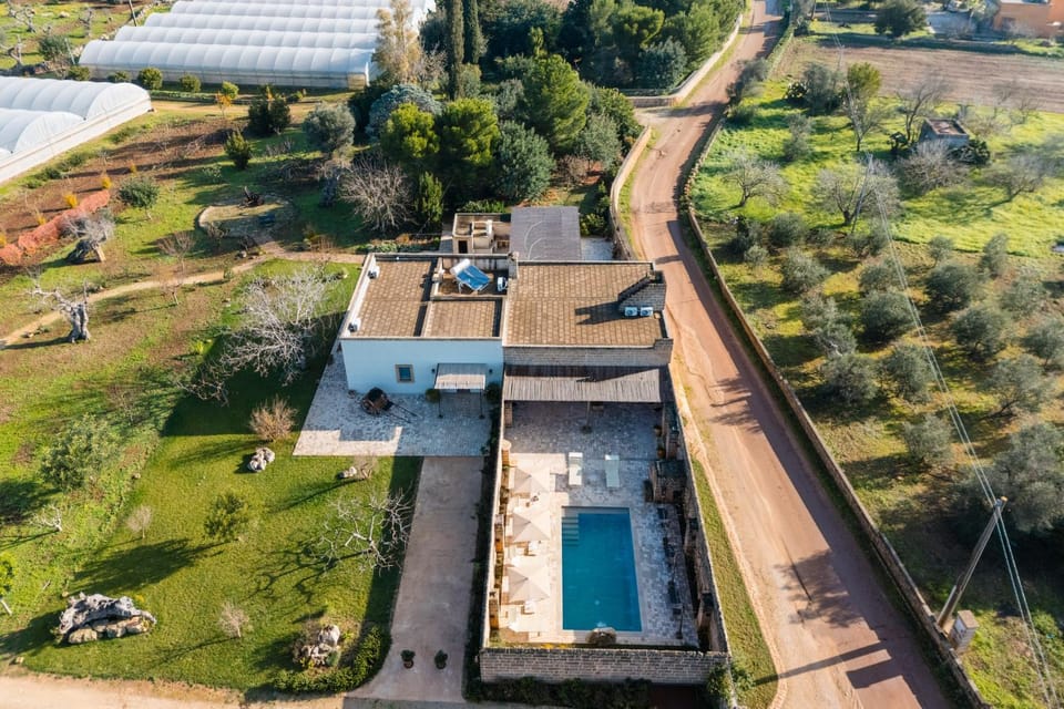Bird's eye view, Pool view